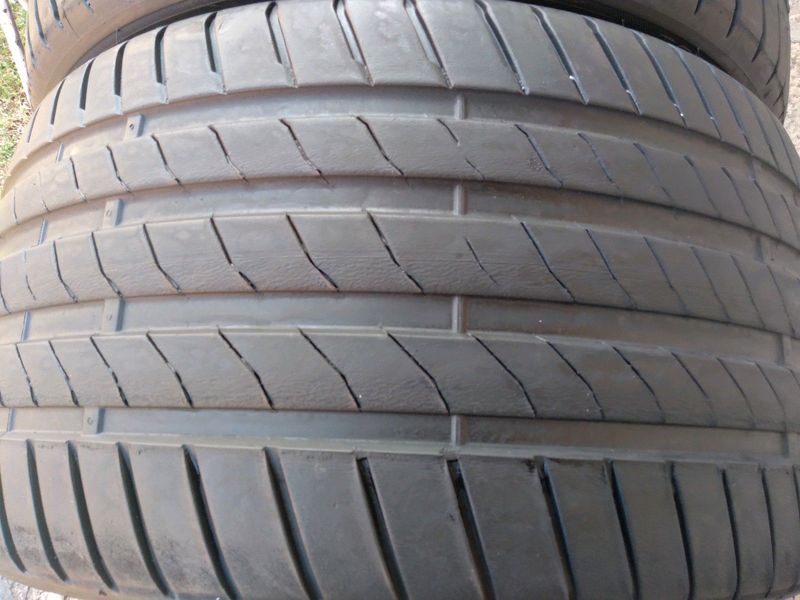 2x 265/30/19 fairly used Bridgestone Tyres 85%thread excellent conditions
