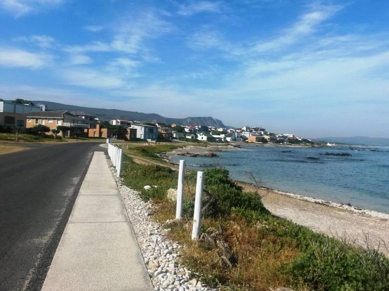 CLOSER TO THE SEA YOU CAN&#39;T- SEAFRONT PLOT FOR SALE IN FRANSKRAAL