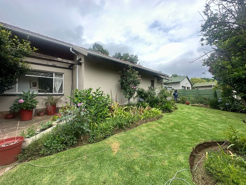 Charming 3 Bedroom, 2 Bathroom House for Rent in Parkmore, Sandton