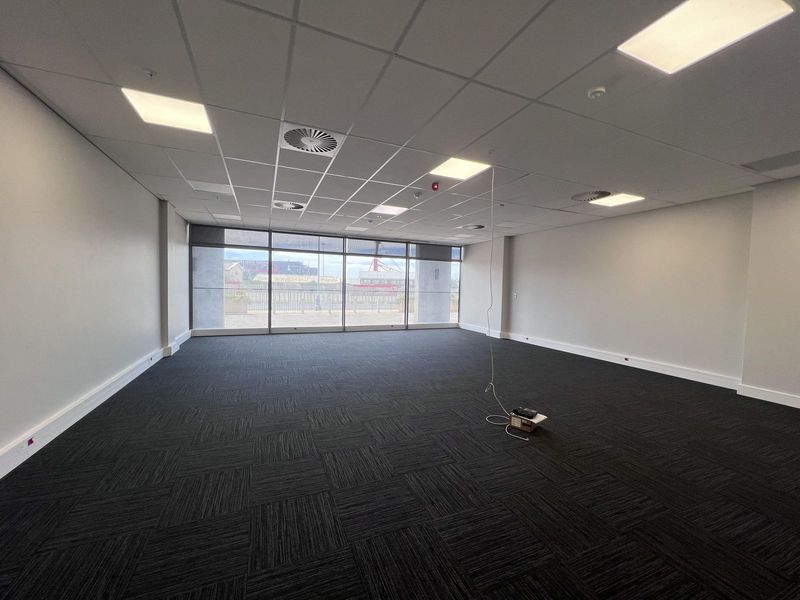 114m² Office To Let in Foreshore