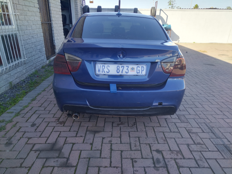 BMW E90 323I BREAKING UP FOR SPARES