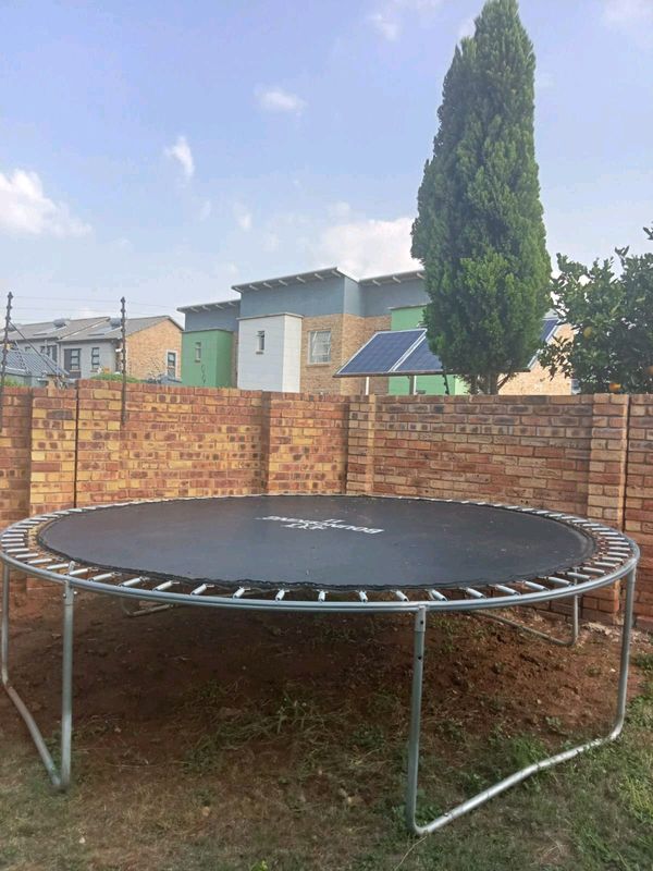 BOUNCEKING II trampoline