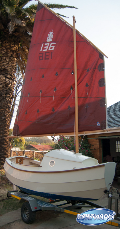 NEW SCAMP 11 Mini Pocket Trailer Sailer Sail Nr 136 W.W. Reg.