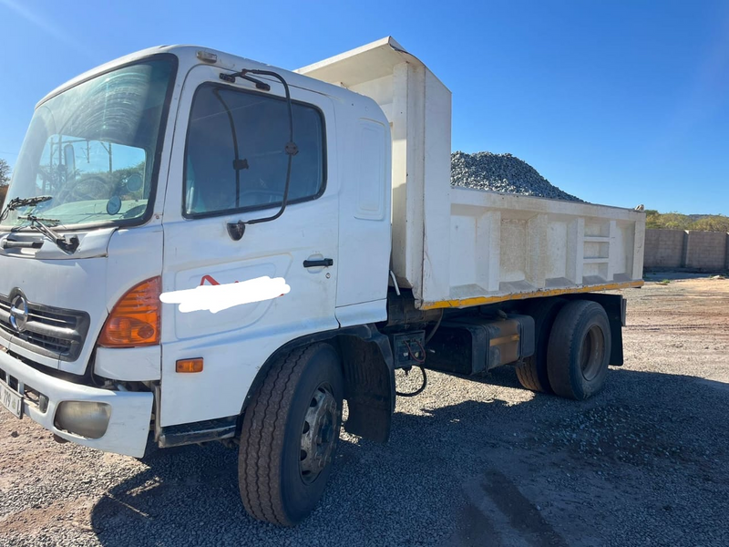 Reduced price for a Hino 6 Cube Truck