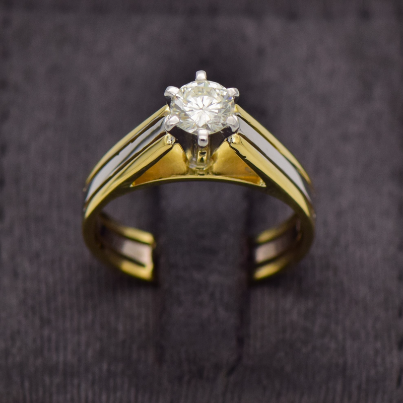 18ct Two-Tone Single Stone Ring
