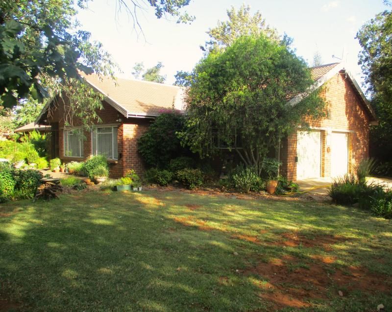 IMMACULATE, MARKET READY FAMILY HOME IN SOUGHT AFTER LANGENHOVENPARK, BLOEMFONTEIN!