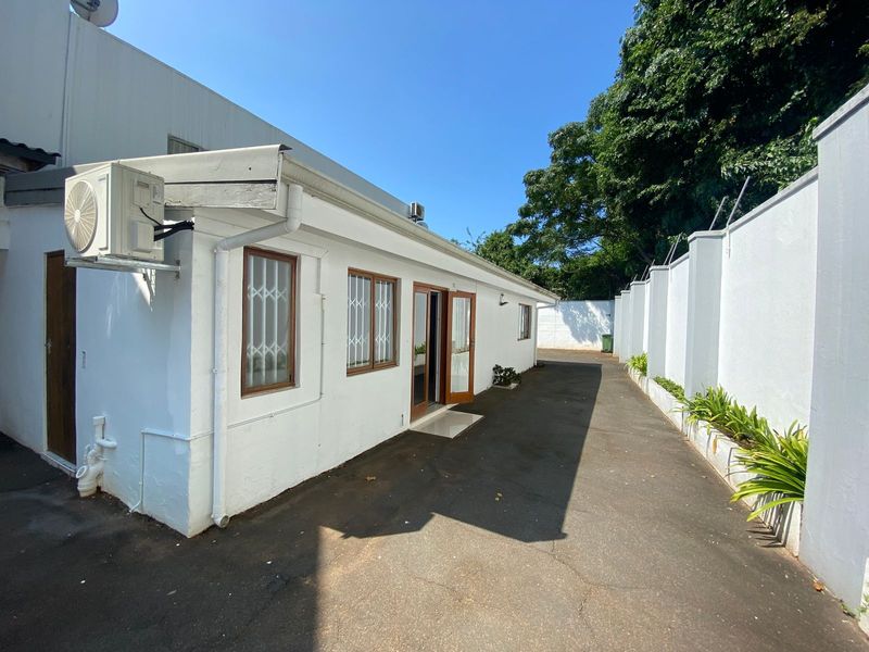 Spacious Private Garden Cottage