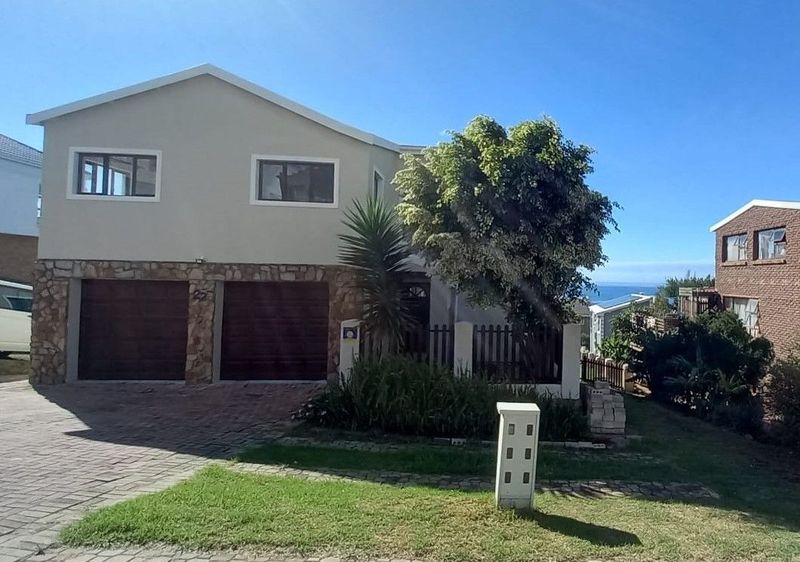 Large family home with uninterupted Sea Views!!