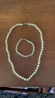 Freshwater pearl necklace and bracelet set