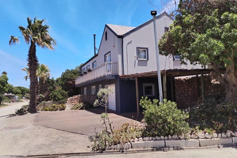 Four Bedroom house for sale in Bluewater Bay, Saldanha.