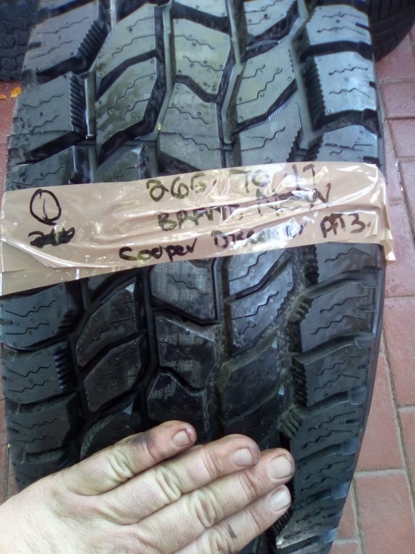 1xBrand new Cooper Discoverer AT3 tyre 265/70/17