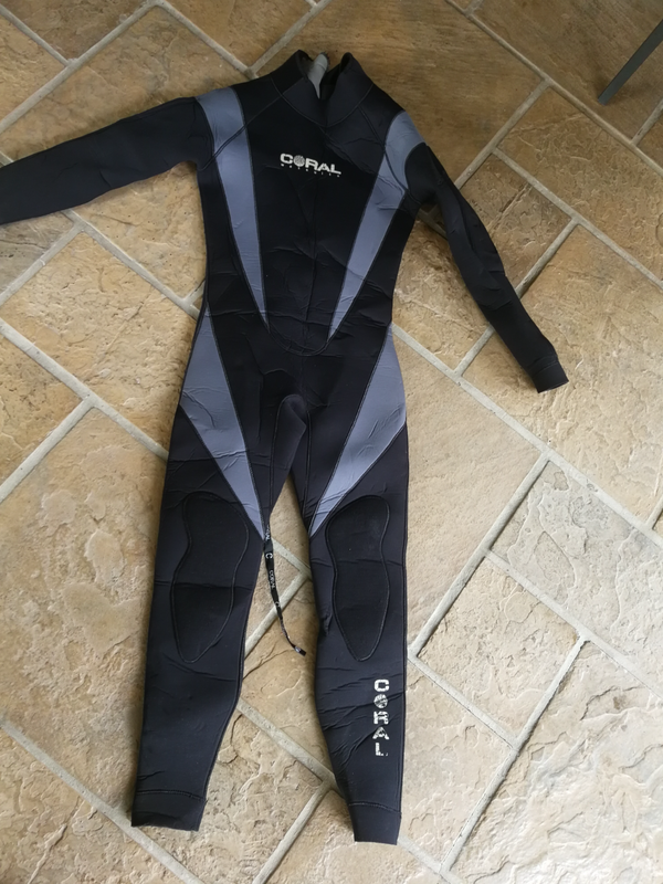 Diving wetsuit - one piece 5mm - Medium