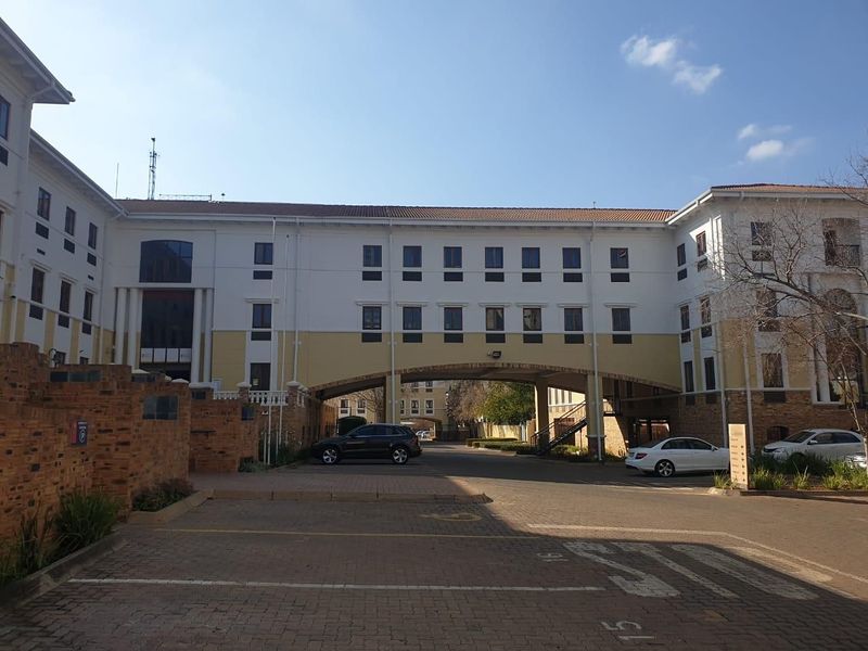249 SQM OFFICE SUITE TO RENT WITHIN IPARIOLI PARK LOCATED IN HATFIELD