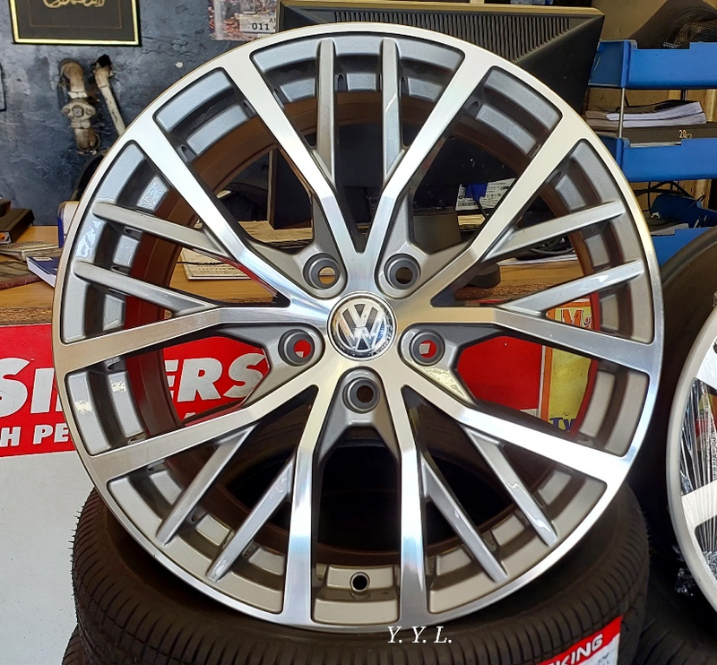 17 inch VW/Audi Mags For Sale. New.