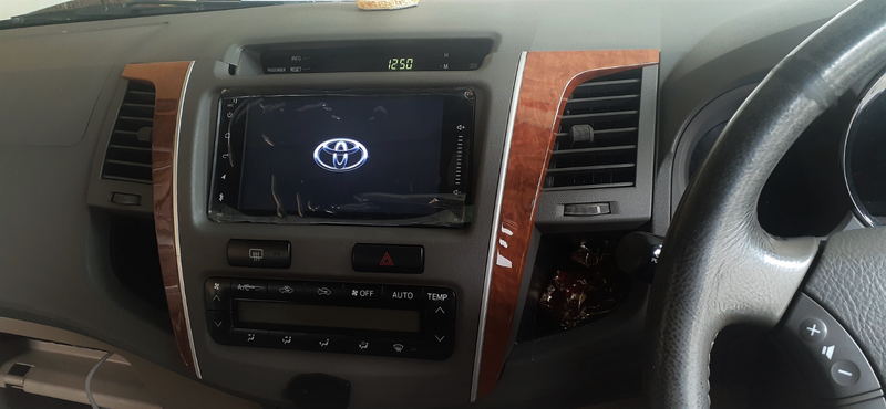 TOYOTA HILUX/ FORTUNER 7 INCH ANDROID MEDIA / NAVIGATION UNIT (2005 - 2012)