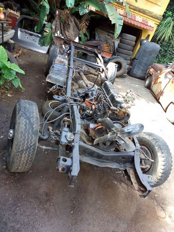 Chev 4x4 Rolling Chassis W/ Engine &amp; Gearbox