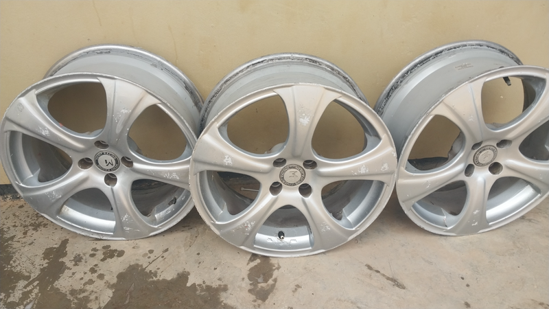 Rims - Ad posted by Kaashif Yaaseen