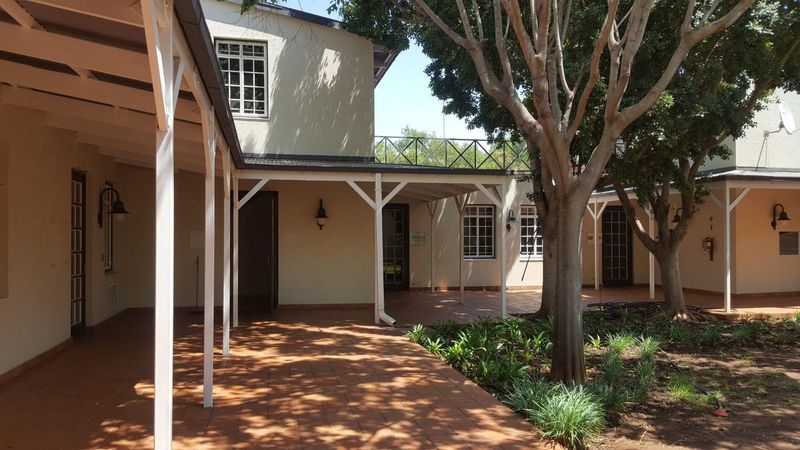 333m² Commercial To Let in Rivonia at R90.00 per m²