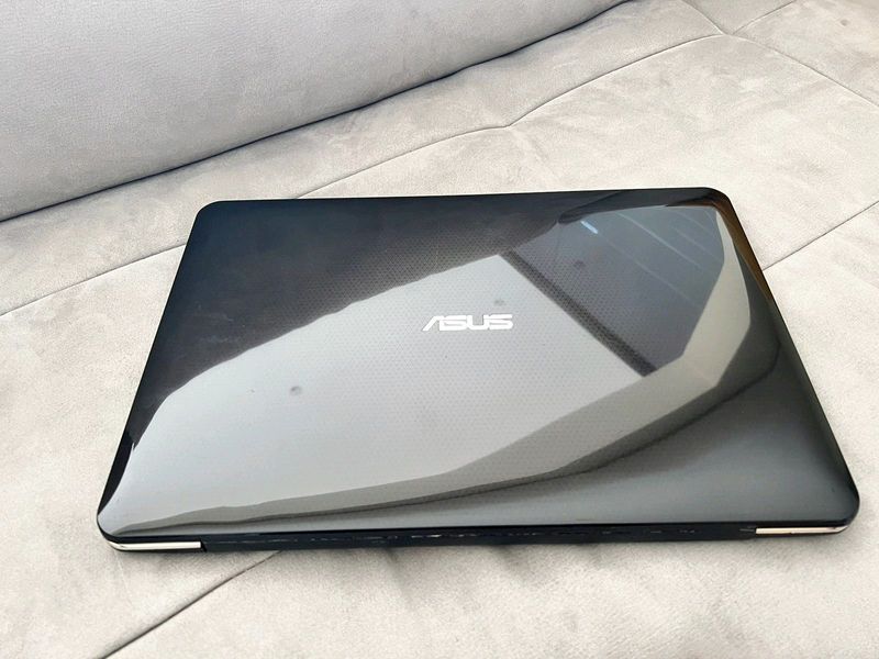 Asus I5 4Gb ram 500Gb hard drive with charger and free bag