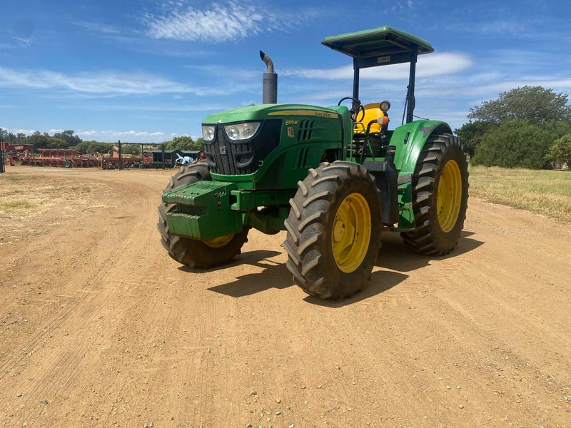 John Deere 6105M For Sale (009056)