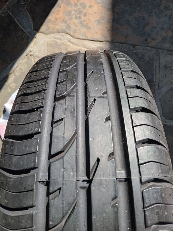 Continental Premium Contact 2  185/60 R15 84H Radial Tyre
