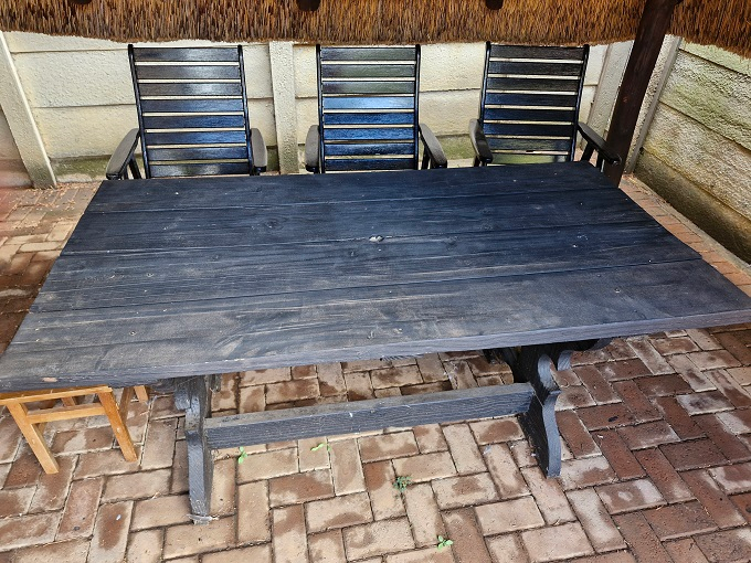 Bargain ! Heavy Solid wooden patio table with 3 chairs !