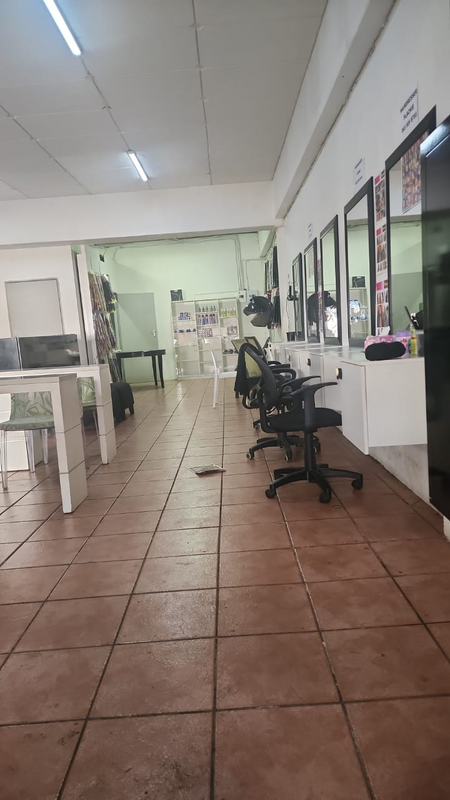 Looking for Hairdressers to rent a chair in Primrose, Germiston