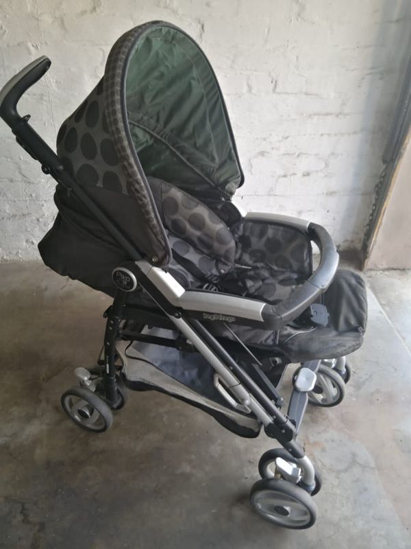 Pram Travel system Peg Perego with car Seat and Booster