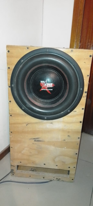 12 inch Starsound Apocolypse Subwoofer and Targa Amp for Sale