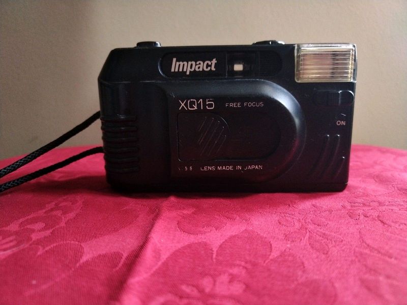 Impact 35mm XQ15 free focus compact camera