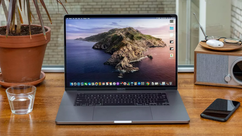 Excellent Condition 16 Inch Touch-Bar MacBook Pro 9th Gen 6-Core i7|512GB SSD|16GB RAM|Accessories
