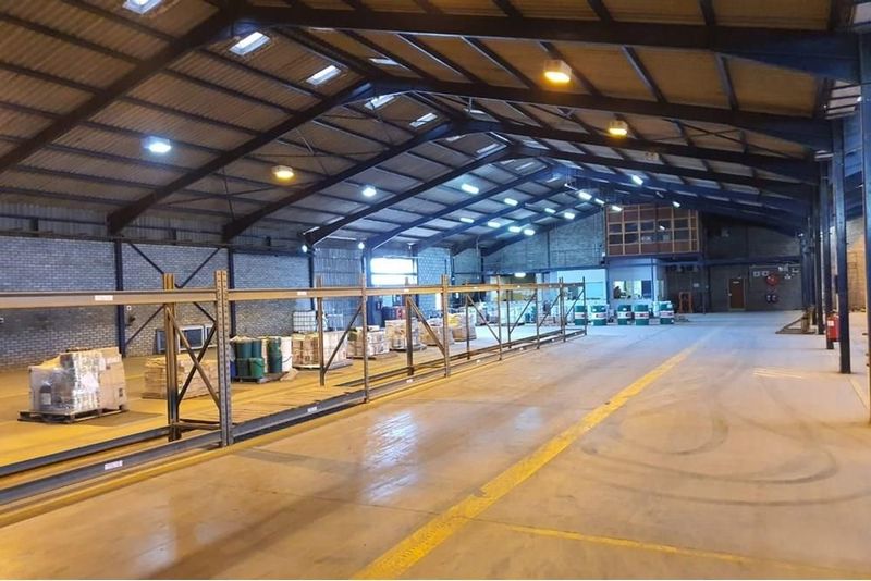 2240m2 Warehouse To Let