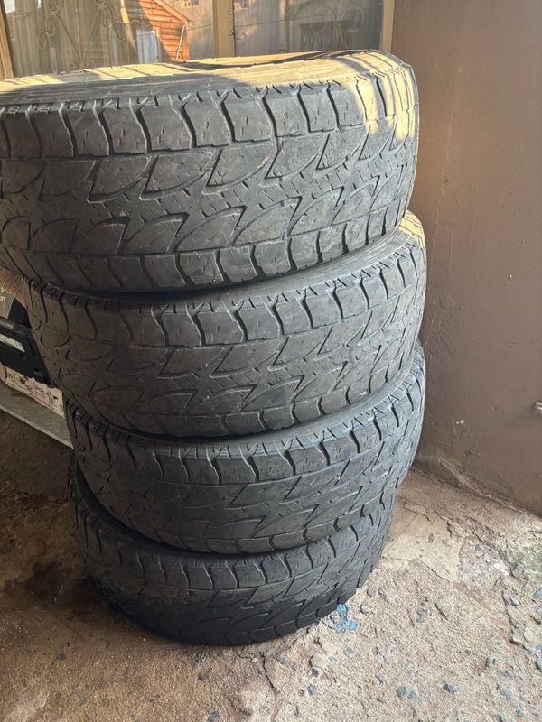 Bakkie Tyres - Bridgestone 265/65/17