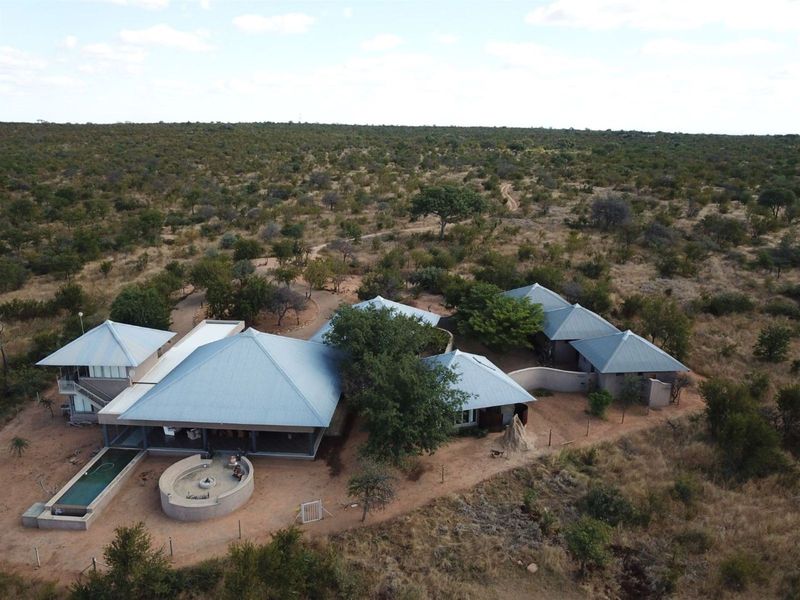 Gorgeous home on a 21-hectare stand situated in a secure estate bordering the Kruger Park.