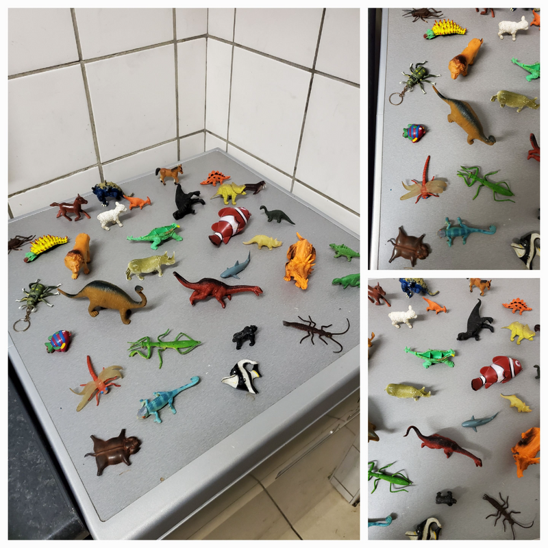 32 Jurassic Toys