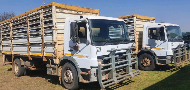 2010 MERCEDES BENZ 1323  DROPSIDE TRUCK WITH CATTLE(LIVESTOCK) RAIL