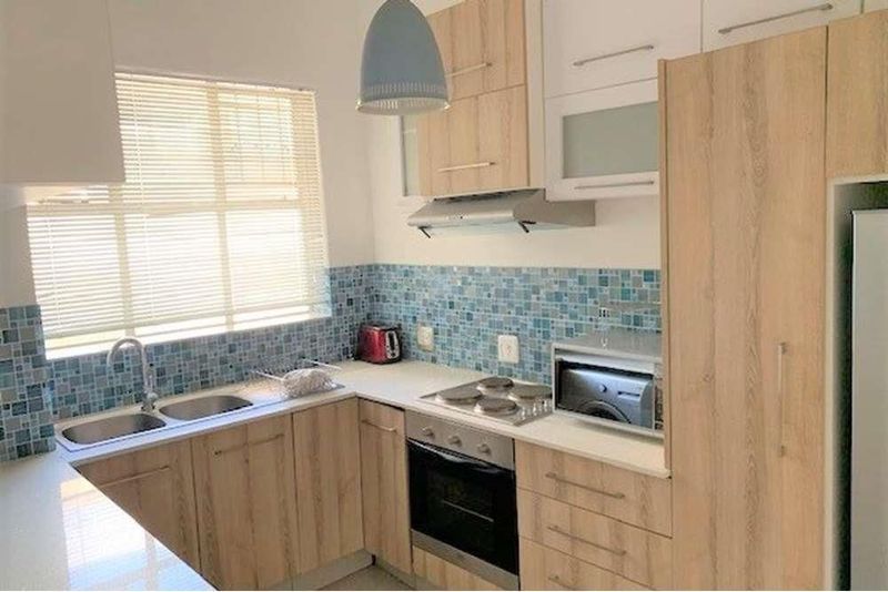 ALL INCLUSIVE, Beautifully Renovated and Furnished one bedroom in the heart of Rosebank