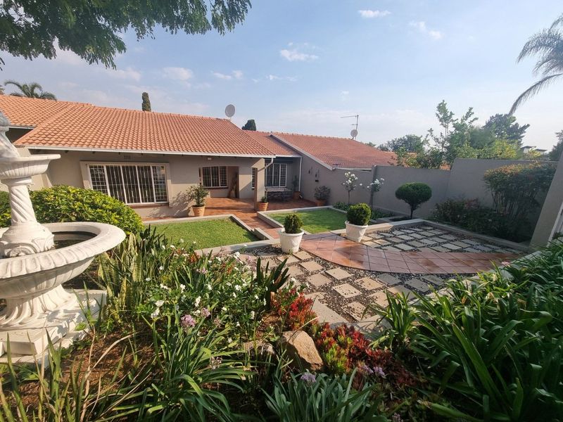 Spacious and Lovely Family Home in the best part of Bryanston!