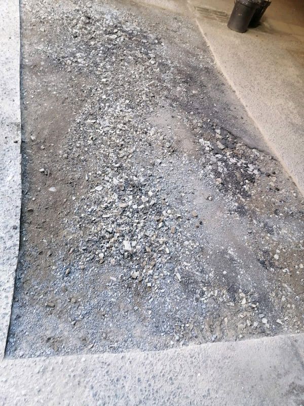 Hot tar asphalt driveway resurfacing and paving