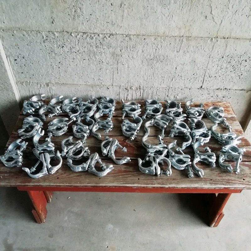 Scaffolding clamps