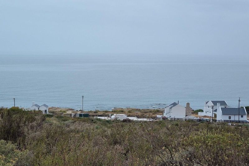 Large vacant stand in St Helena Views Estate, St Helena Bay