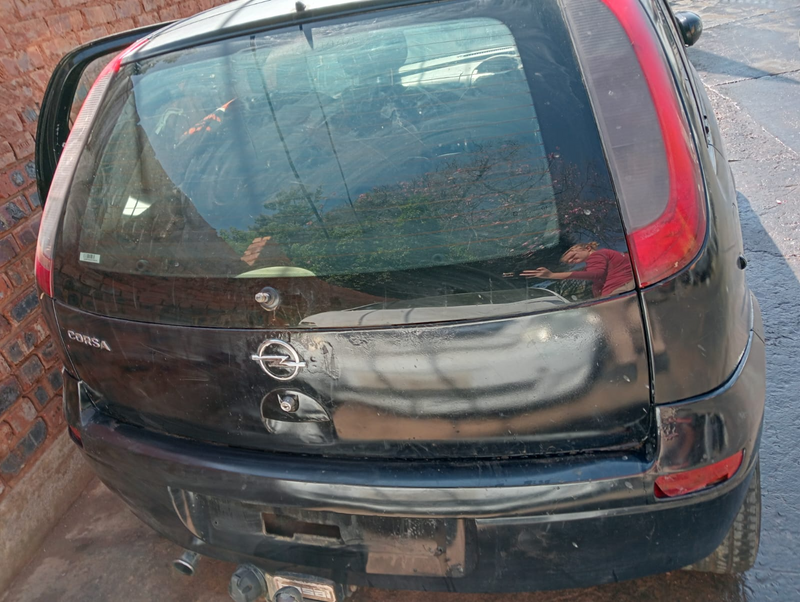 OPEL CORSA GAMMA 1.8 STRIPPING FOR SPARES AND PARTS