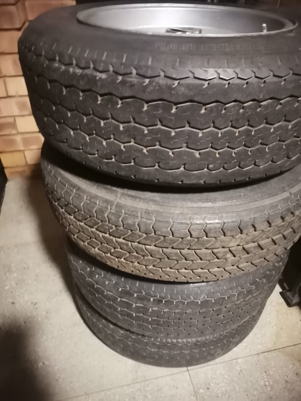Tyres with rims