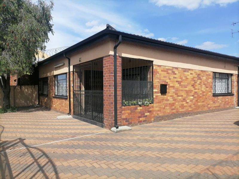3 Bedroom House For Sale in Actonville