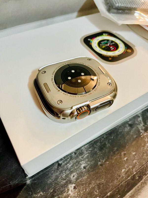 Apple watch ultra 1 49mm with extra loops