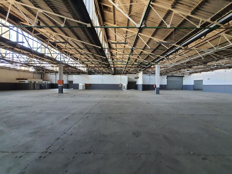 2074m2 WAREHOUSE TO LET IN BLACKHEATH