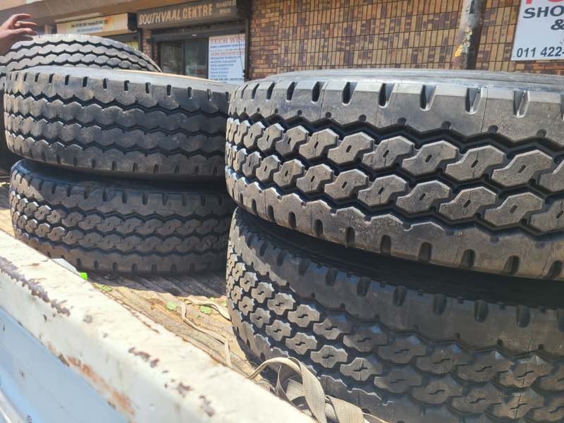 GREAT QUALITY SECOND HAND TRUCK TYRES,WATER AND PRESSURE TESTED,HIGH LOADING ABILITY : 0745134568