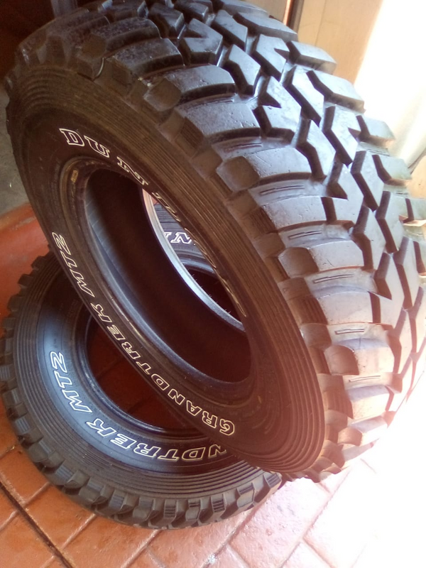 2xAs new Dunlop mud tyres 245/75/16
