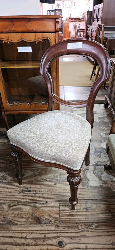 Victorian Mahogany Bustle-back Chair x 1