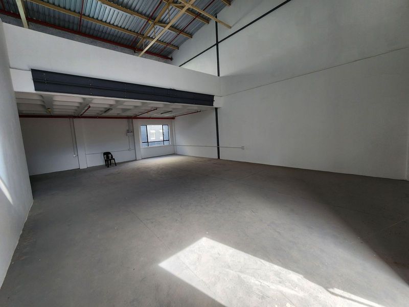 208m2 WAREHOUSE TO LET IN BLACKHEATH
